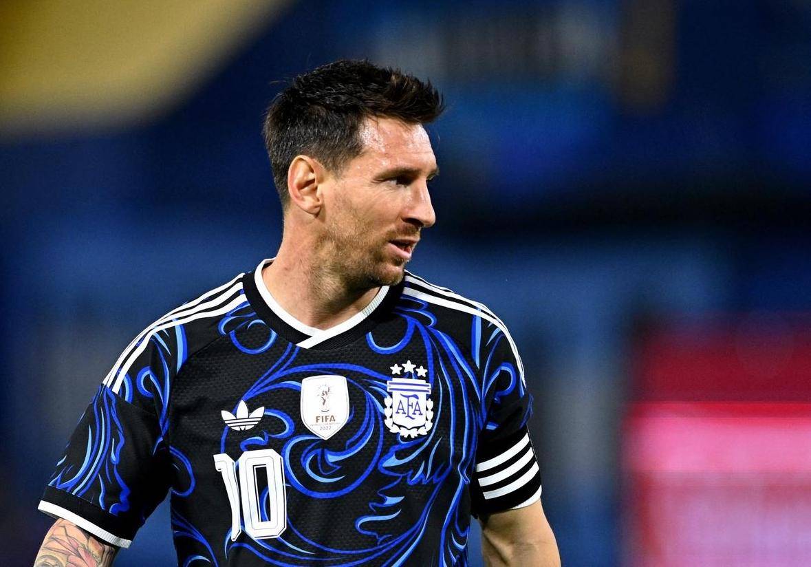 开云app -马拉多纳儿子称梅西是最强人类！但马拉多纳是神！