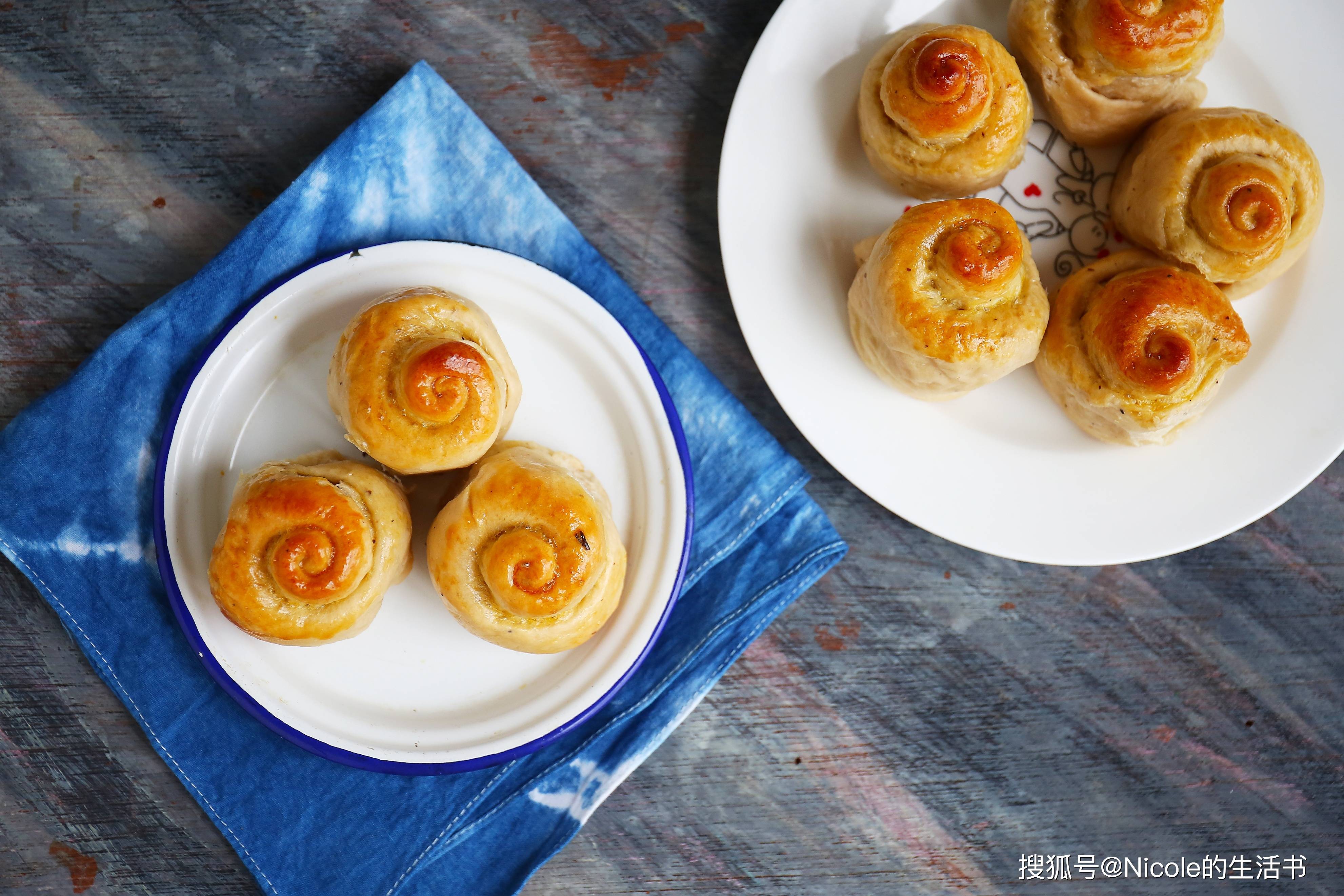 开云 -蓝莓酱面包卷：果香融入的温柔滋味