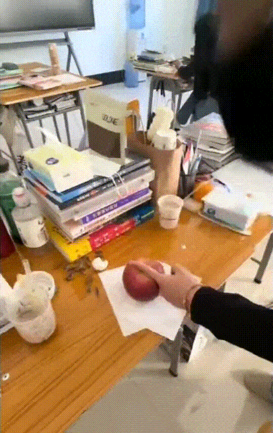 【趣图】大丈夫就是要能屈能伸!